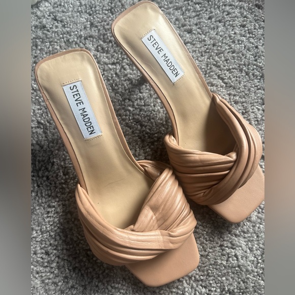Steve Madden heel - Picture 1 of 5